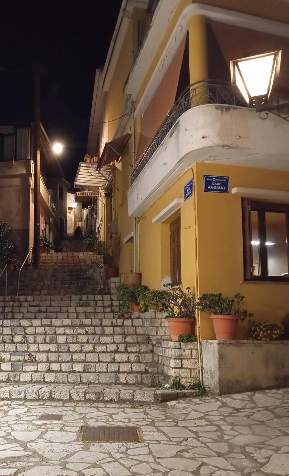Apartamento Nafpaktos Old Town Exterior foto