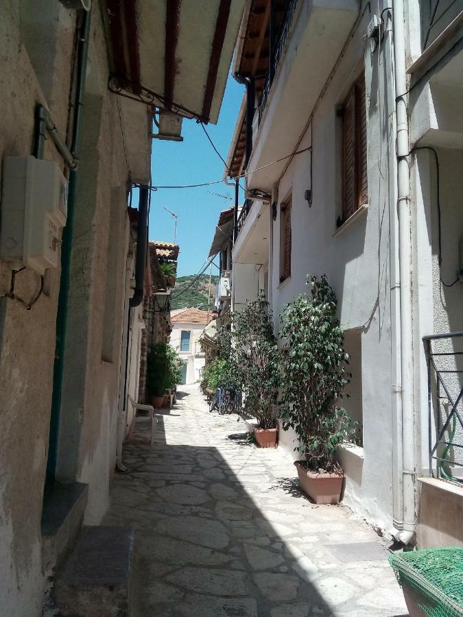Apartamento Nafpaktos Old Town Exterior foto