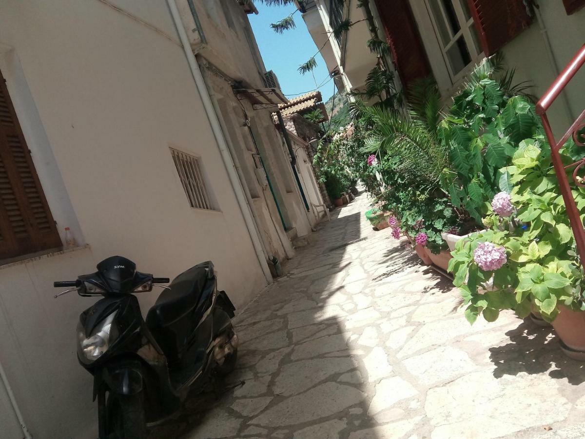 Apartamento Nafpaktos Old Town Exterior foto
